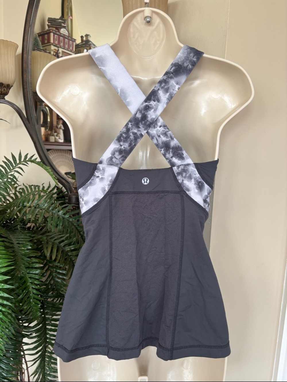 Lululemon Push Your Limits Gray Athletic Tank Top Floral Straps Built-In Bra